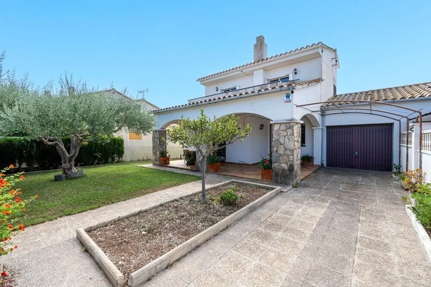 Maison de vacances 'Creixell' avec terrasse privée, jardin privé et balcon - Image 1
