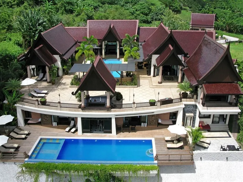 Luxury 8 - 9 Bedroom Villa With 2 Pools - Image 1