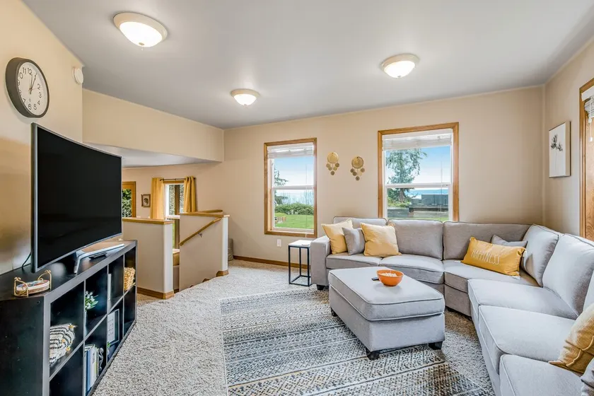 Idyllic woodsy retreat with firepit, two kitchens, Port Susan views & woodstoves - Image 1
