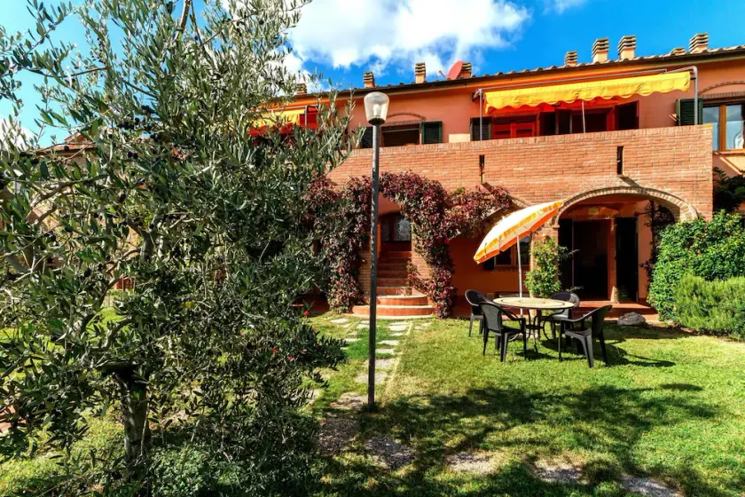 Schöne Wohnung für 5 Gäste mit Klimaanlage, Pool,  W-LAN, TV und Veranda, bei San Gimignano - Image 1