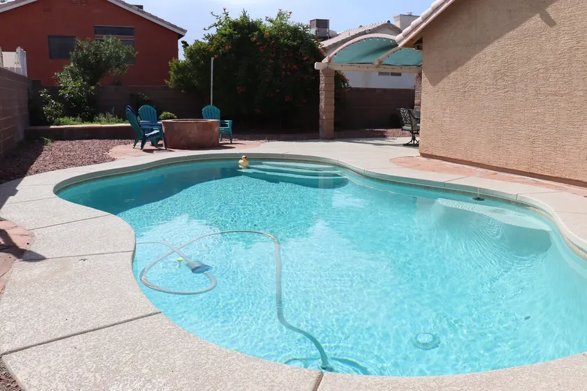 Family fun home with heated pool near Heritage park, Hoover Dam, Boulder City - Image 1
