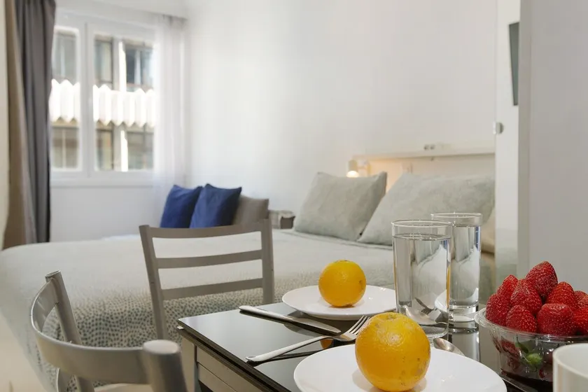 Holiday Home 'Beach Studio Apartment Canteras' with Sea View & Wi-Fi - Image 1