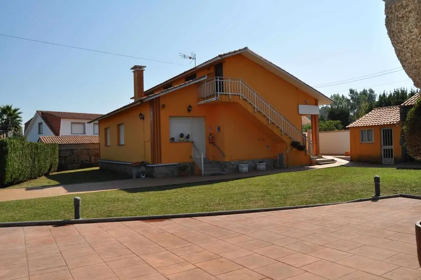 CACHEIRAS AUREA HUS - Image 1