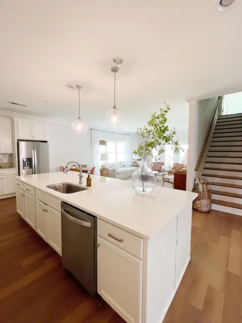 Luxury Golf Home - Minutes to Campus & RTJ - Sleeps 10 - Image 1
