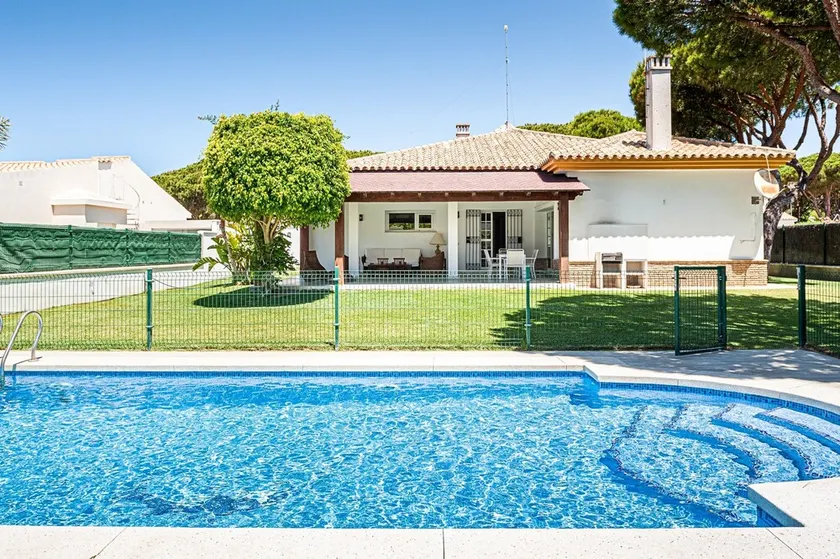 Exclusive villa with garden and pool - Villa con encanto - Image 1