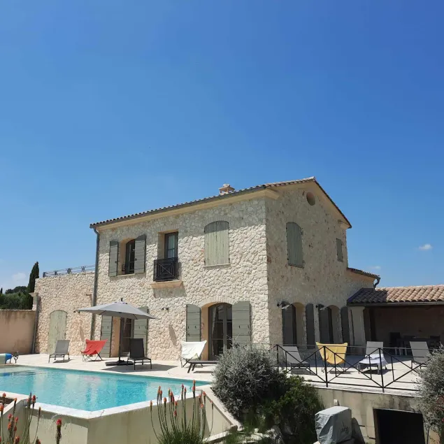 spacieux mas en pierre tout confort avec piscine pour 8 pers à Uzès - Image 1