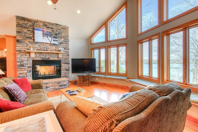 Dog-friendly, lakefront vacation home w/ a boat house, kayaks, & paddleboards - Image 1