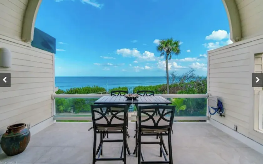 Modern Beachfront House - Image 1