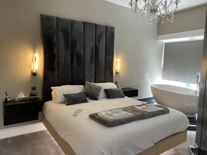 Luxury boutique apartment - Image 1