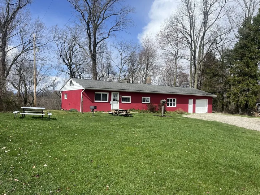 Piedmont Lake Marina Road Cabin Rental - Image 1