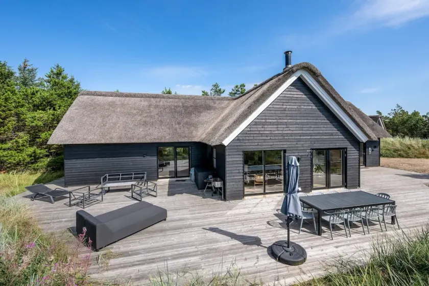 Luxury Beach House in Henne - Image 1