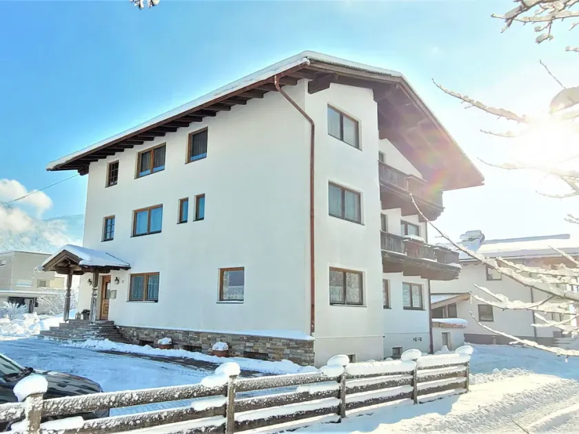 Stunning private villa for 24 people with WIFI, TV and balcony - Image 1