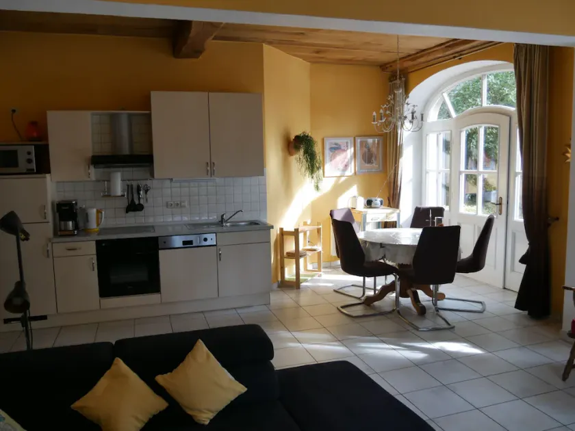 4-star disabled-friendly non-smoking apartment; pets on request - Image 1