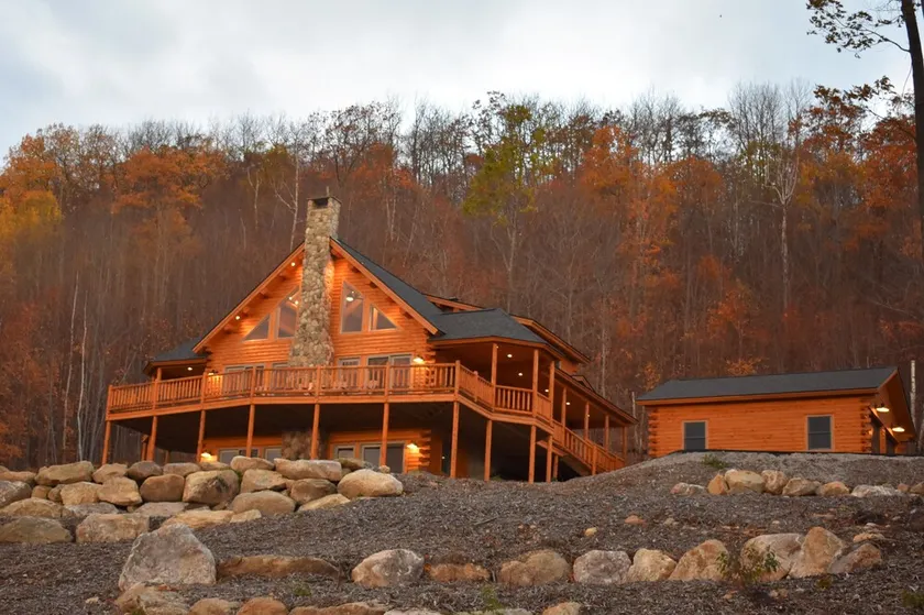 Private Log Cabin with an AMAZING VIREW!!!  Hot Tub and Sleeps up to 14 - Image 1