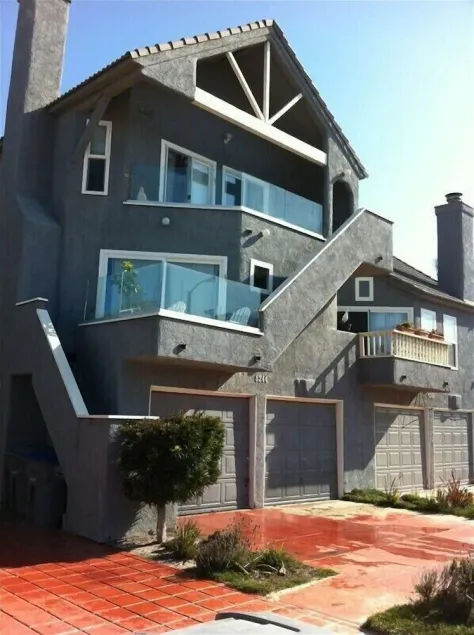 Ocean and Beach View Townhouse at Mandalay Beach in Oxnard, California - Image 1