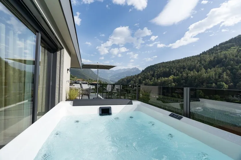 Fantastic panorama and feel-good wellness in the St. Helena penthouse in Parcines/Partschins. - Image 1