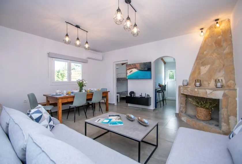 Green Oak Villa - Image 1