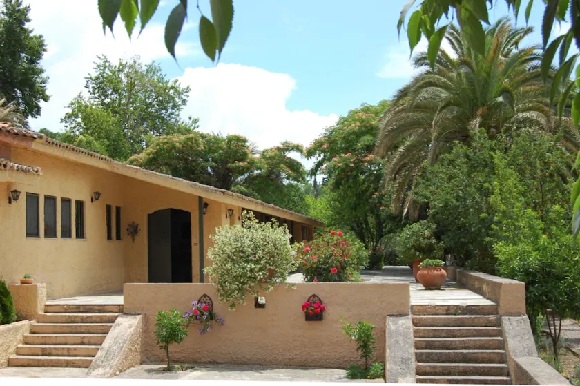 Award-winning, Spacious, Private Pool & Gardens, nr Beaches, 5*'s, real Greece - Image 1