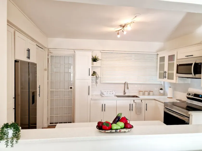 2 Bed parking gated modern - Image 1