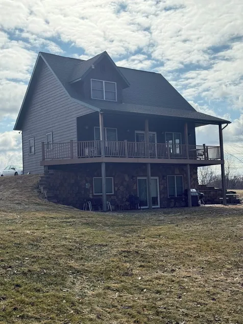 Quiet, secluded bluff top cabin with beautiful sunsets - Image 1