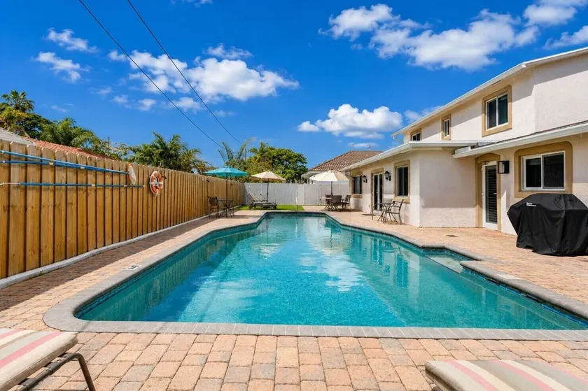 5/3 Haus mit salzbeheiztem Pool - 4 Minuten zum Strand. - Image 1