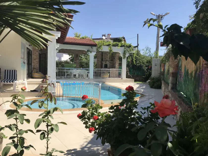 Villa: Private Pool, gated gdn, forest views, 6 minutes to beach, cafe, s'mkts - Image 1