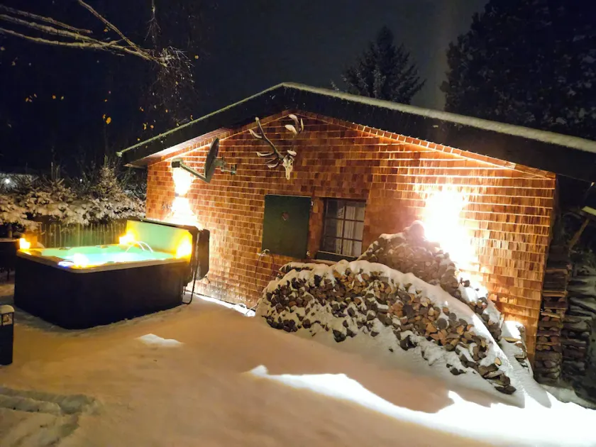 Herzlich willkommen im Tannenhäusle, Ihrem Rückzugsort mit Whirlpool und Sauna - Image 1