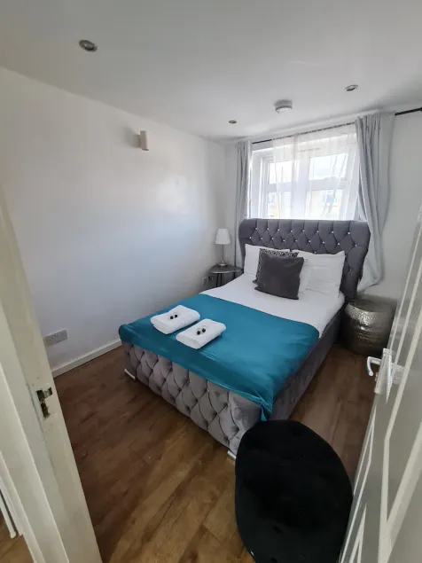 Urban Hideaway 2beds apartment - Image 1