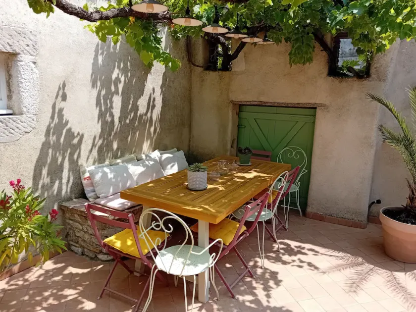Beautiful house in the heart of the old village  - Image 1