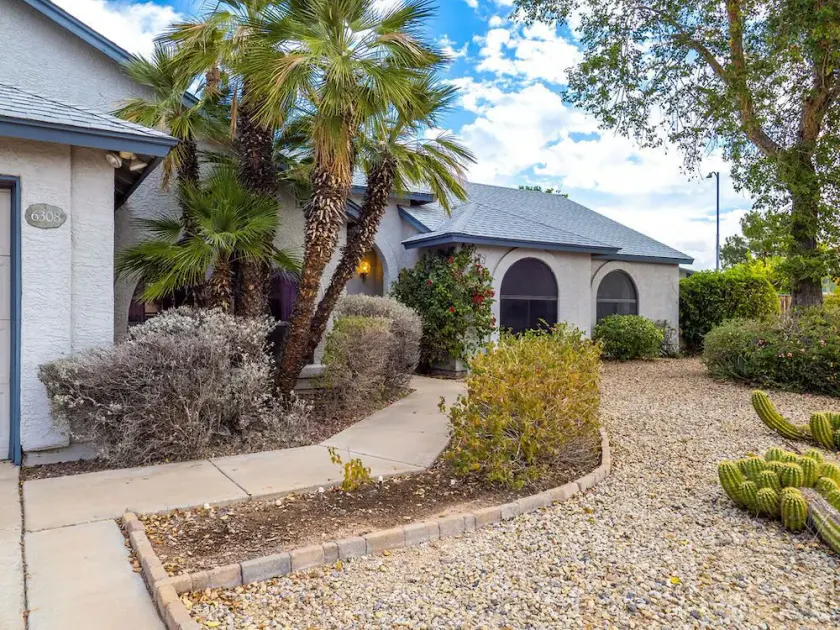 Royale Living in the Heart of Phoenix  - Image 1