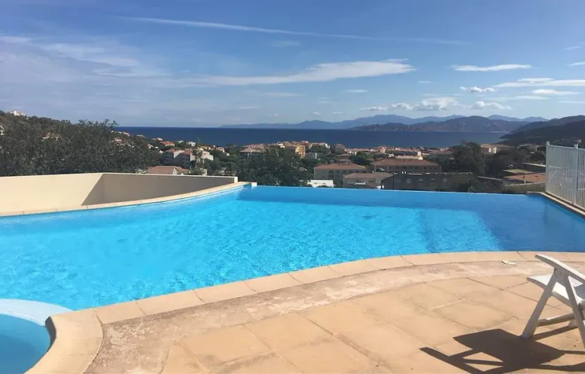 50-square-meter furnished apartment. Sleeps 4. Garden with terraces. Swimming pool. - Image 1
