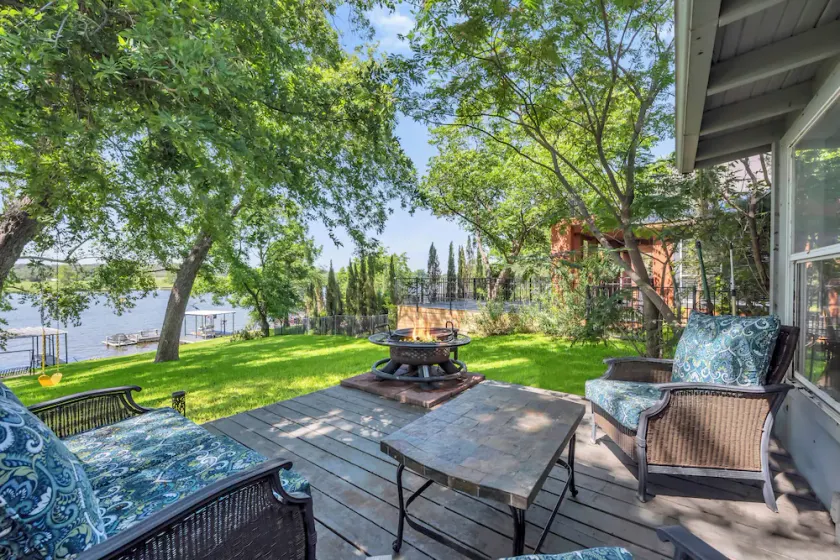 River Oaks Place - Image 1