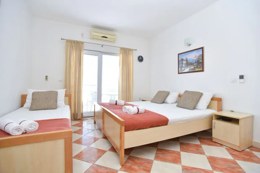 D&D Apartments Tivat - Apartment with 3 beds - No.5 - Image 1
