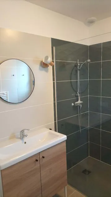VILLA TOUT CONFORT EN FAMILLE, quartier résidentiel très calme, piscine privée - Image 1