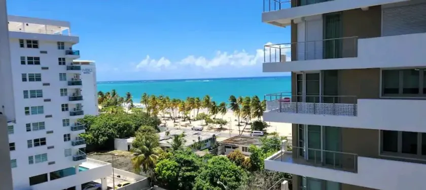 Apartment 2 minutes walk from the beach located at prime Isla Verde tourist area - Image 1