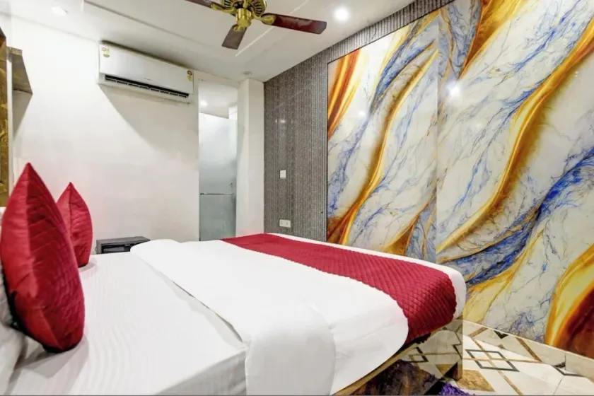 Paying Guest Hotel - Image 1