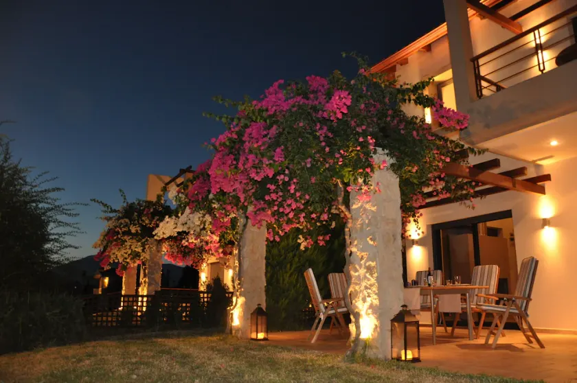 Lussuoso Seaside Residence Villa Carlos - Image 1