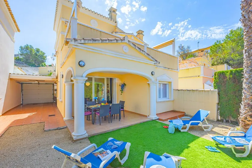 Bungalow Rosa - PlusHolidays - Image 1