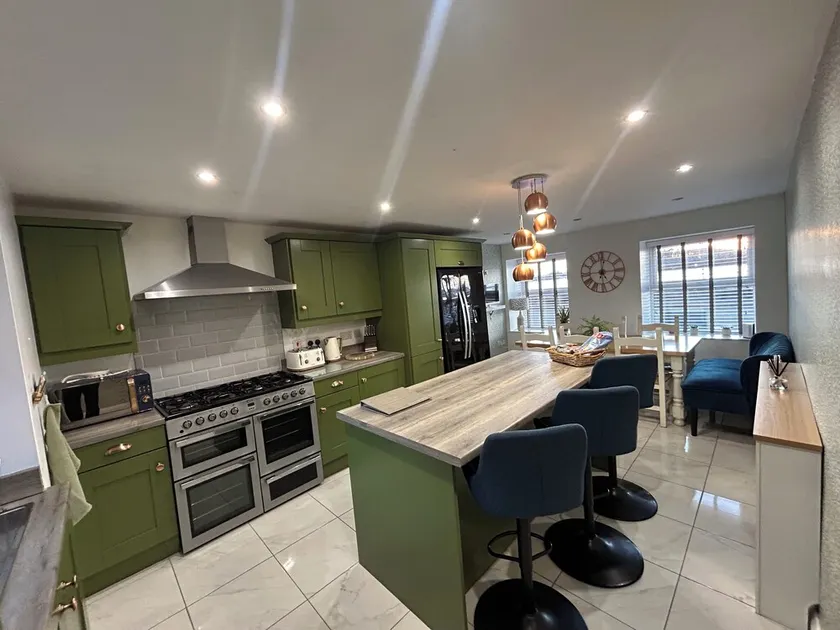 Luxury Town House with Sea View and Hot Tub - Image 1