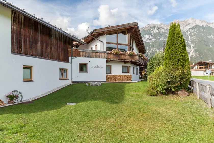 Casa de férias 'Panorama Lodge Leutasch' com vista para a montanha, terraço e sauna - Image 1