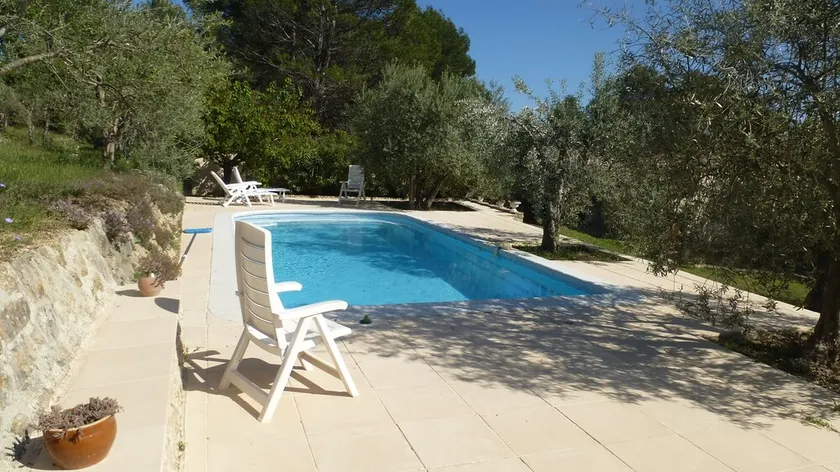 Location maison avec piscine privée Flayosc sur terrain d'oliviers - Image 1