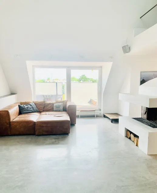 Beautiful attic-apartment - Image 1
