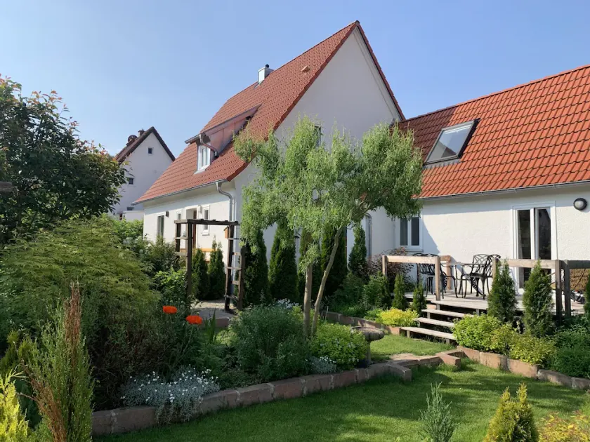 The Best of Both Worlds - Peaceful Countryside Living with Easy Access to Munich - Image 1