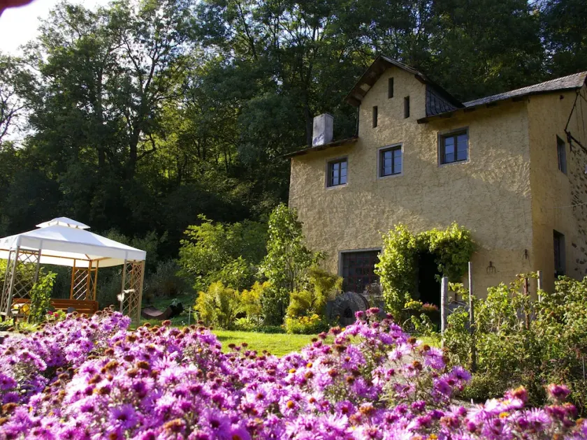 Holiday Home Kaifenheim Near Volcano Park - Image 1