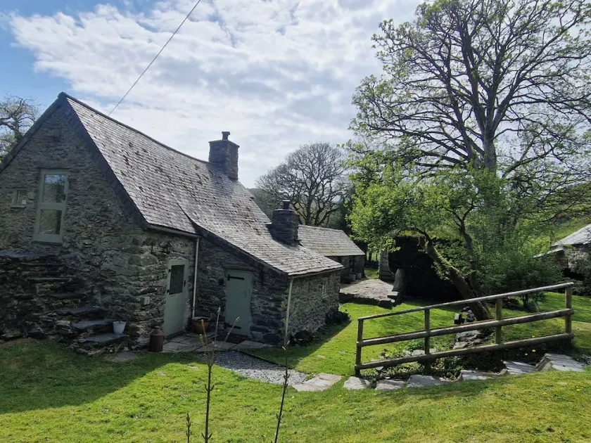 Old Ty'n Y Wern - Image 1