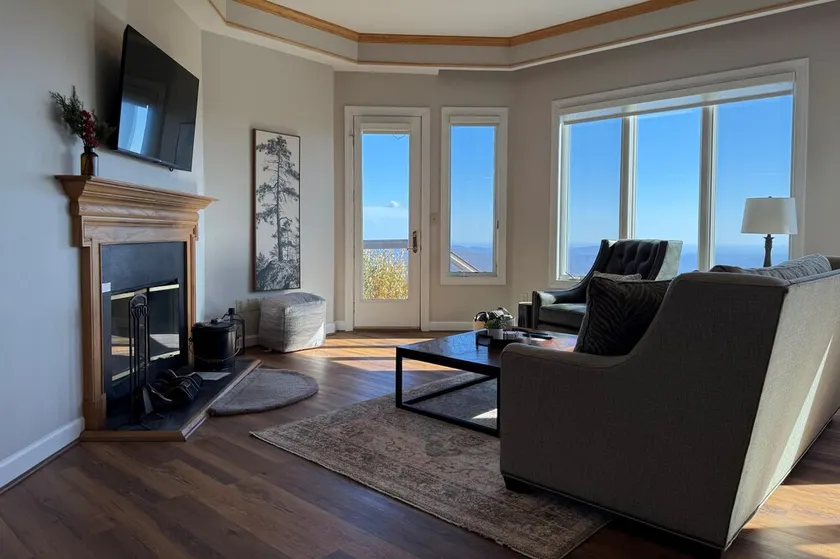 Highridge Court 30 with Wintergreen Advantage - Image 1