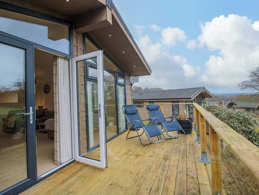 The Hedgerows - Hillview Lodges - Image 1