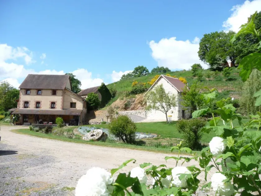 Renovierte Mühle mit Gemeinschaftspool und Haustiere erlaubt - Image 1