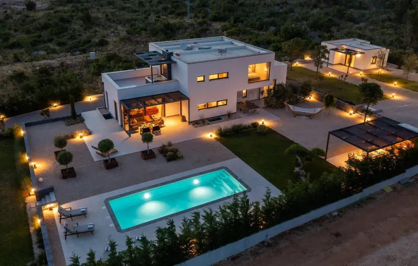 Impresionante casa en Dubrava con sauna - Image 1