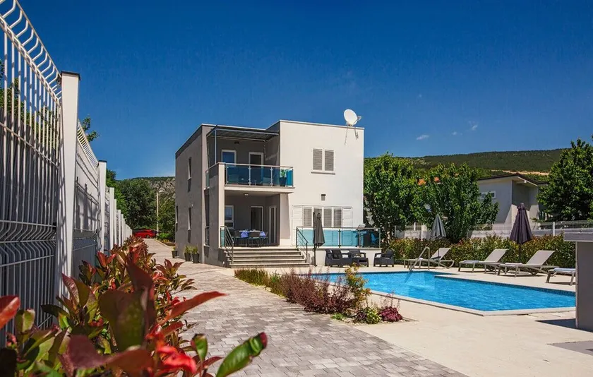 Luxury Home with Swimming Pool, Professional Tennis Court and Boccia Alley - Image 1